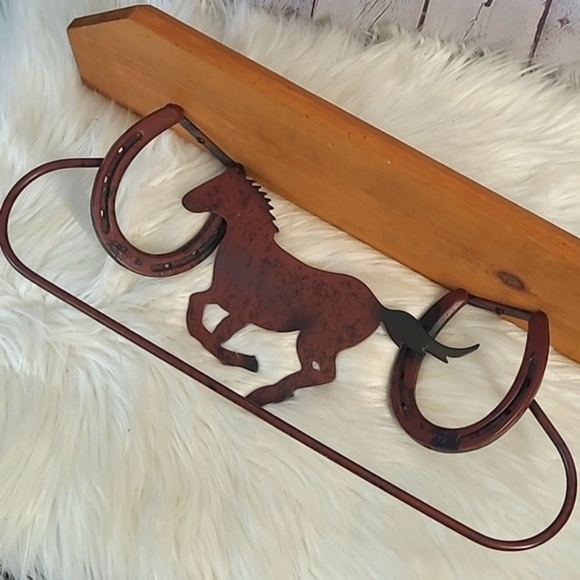 Western Horse Float Shelf Towel Bar Wood Metal Horseshoe Cowboy Wall Art Rustic - Picture 4 of 17